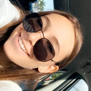 Meet your Posher, Carly